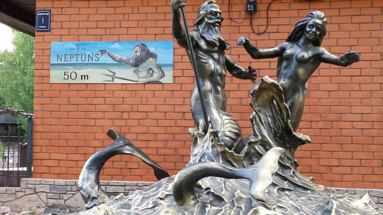 Neptuns Hotel Jūrkalne Екстериор снимка